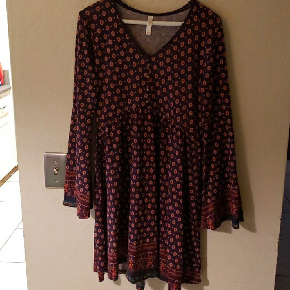Bell sleeved dress